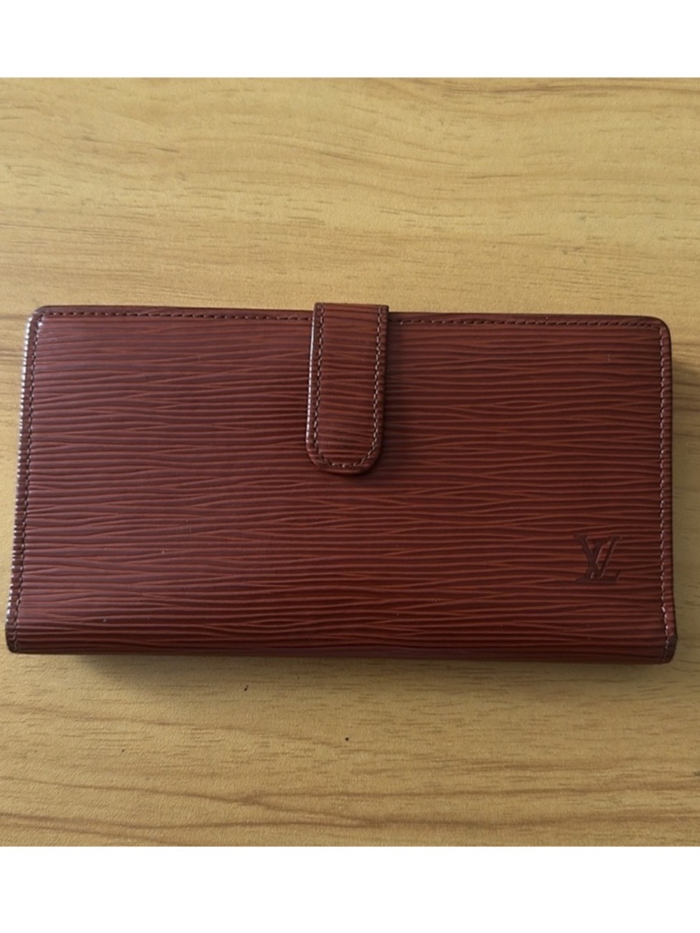 𝓛𝓞𝓤𝓘𝓢 𝓥𝓤𝓘𝓣𝓣𝓞𝓝 Epi Leather Kisslock Brown wallet